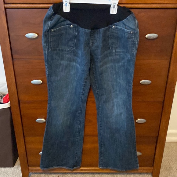 Super cute maternity jeans 🤰🏼BOGO (maternity items only) - Picture 1 of 3